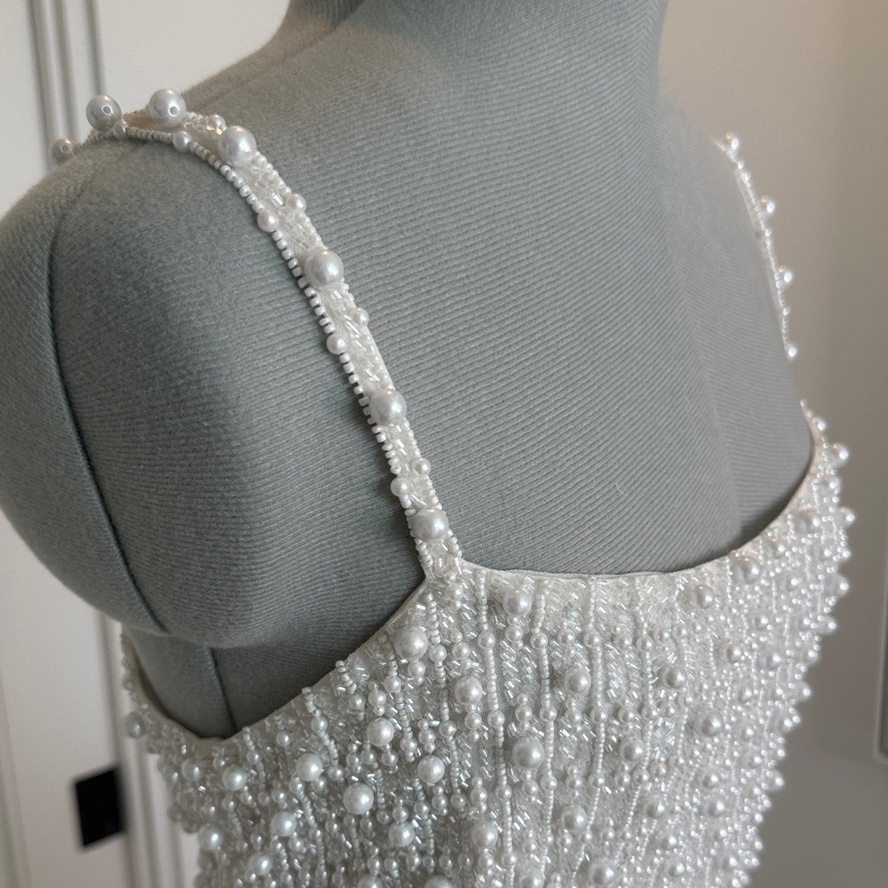 Excellent photo shoot dress or bridal event for the bride - Picture 8 of 9